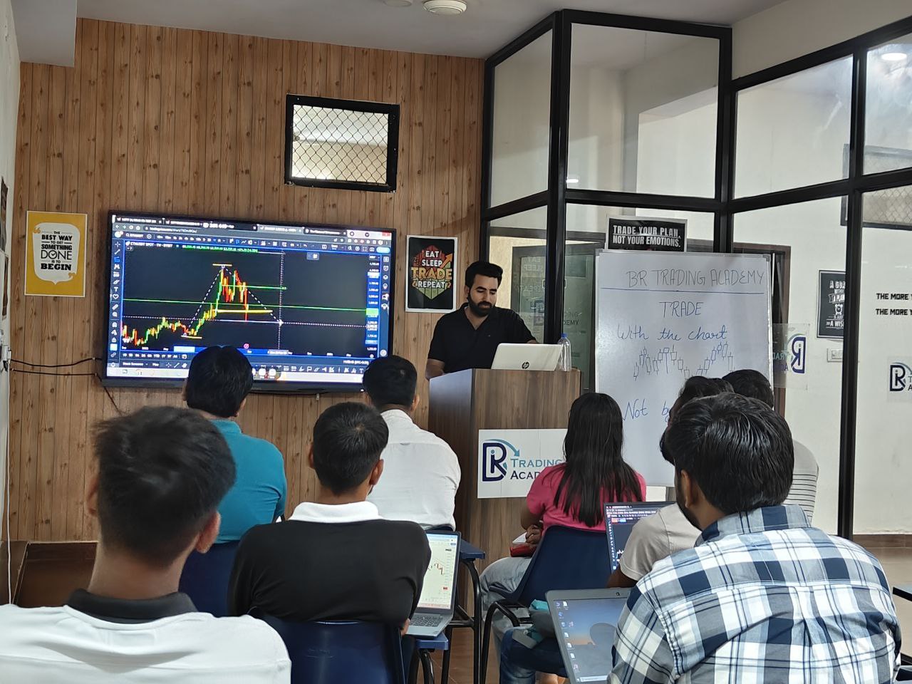 BR Trading Academy live trading floor — Jaipur